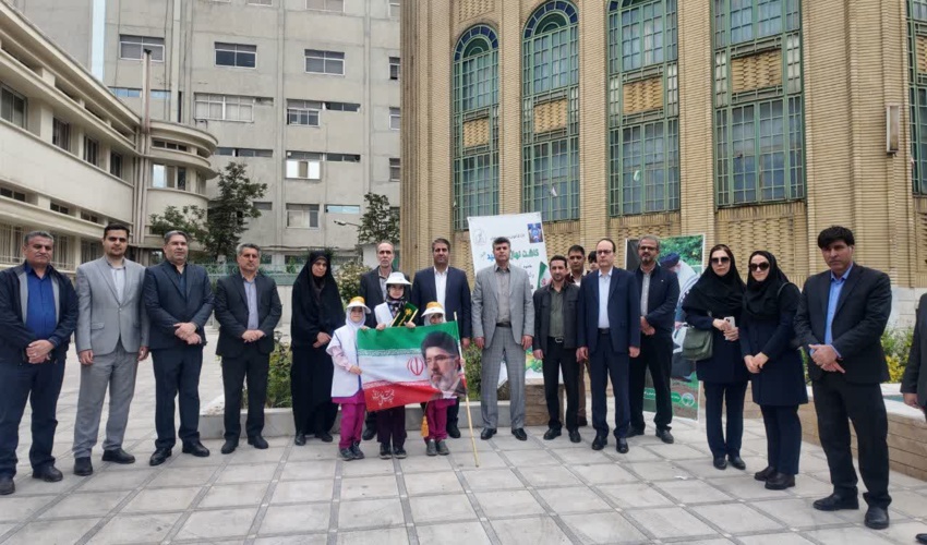 اجرای پویش «سرو ایران» در اداره کل آموزش‌وپرورش شهر تهران با غرس نهال‌های امید