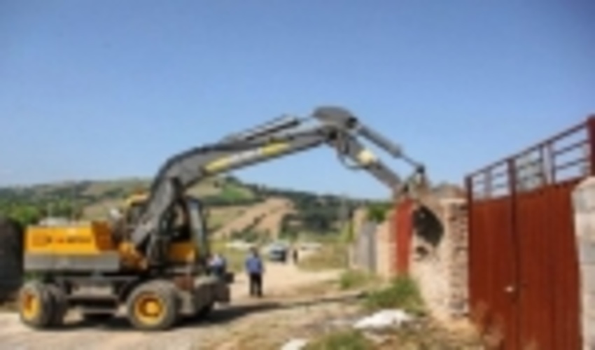 بازپس گیری 10هکتار اراضی ملی/ تخریب ویلای میلیاردی