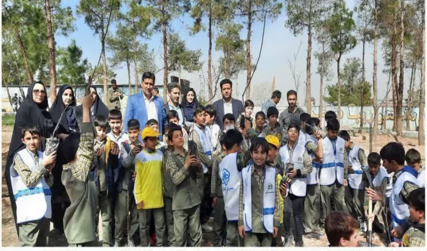 ویژه برنامه روز درختکاری در پیشوا برگزار شد.