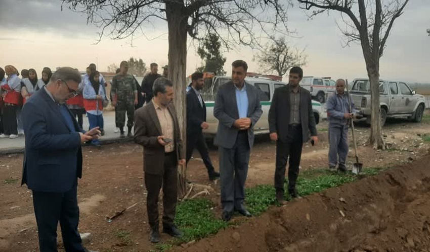مراسم کاشت نهال در شهرستان پیشوا