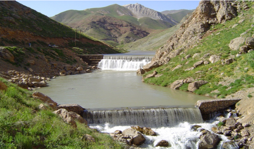 اثر بخشی سازه های آبخیز در کاهش خسارات ناشی از سیل  