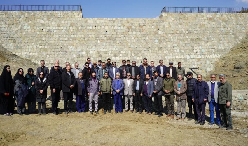 در دومین روز هفته منابع طبیعی، نهال امید در حوزه آبخیز وردیج کاشته شد 